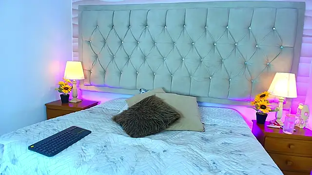 Liathompson FG online show from November 24, 7:35 pm