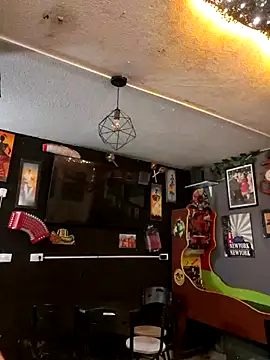 themorenofit08 online show from April 22, 12:35 am