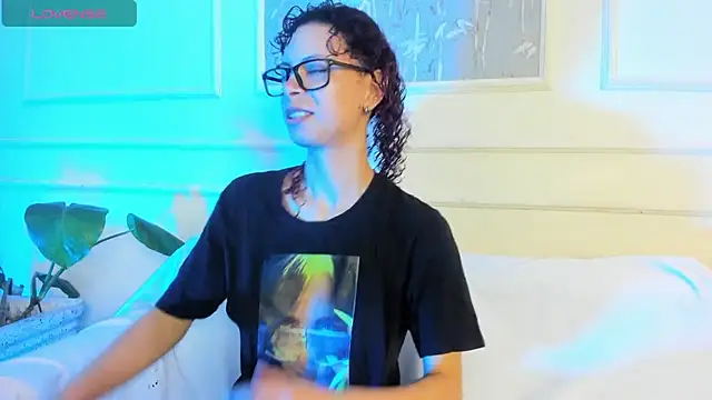 AliceMadnes online show from March 29, 2:28 pm