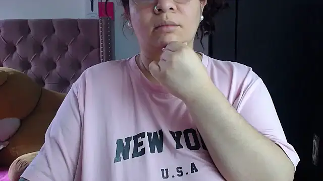 Snapshot of kattybbwbigboobs_ chatting on June 21, 9:17 pm kattybbwbigboobs online show from June 21, 9:17 pm