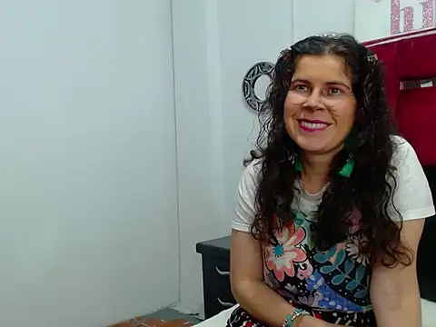 Snapshot of AubreyJoy chatting on November 10, 7:24 pm AubreyJoy online show from November 10, 7:24 pm