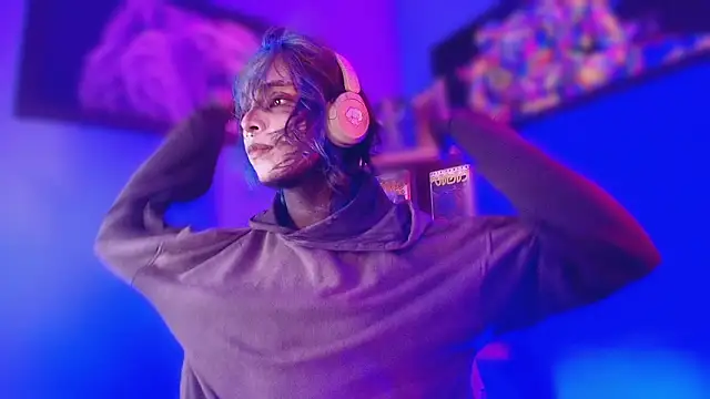 luxiel  online show from March 11, 11:22 pm