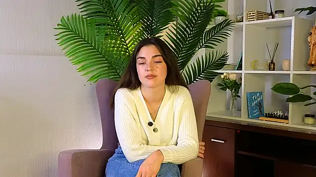 Snapshot of EleneGroder chatting on November 8, 7:08 am EleneGroder online show from November 8, 7:08 am