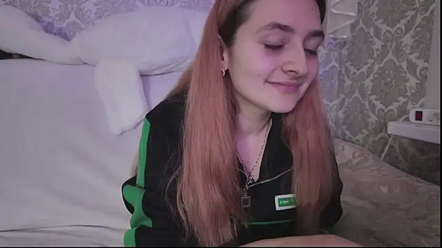 Snapshot of SweetLiaison chatting on November 11, 6:08 pm SweetLiaison online show from November 11, 6:08 pm