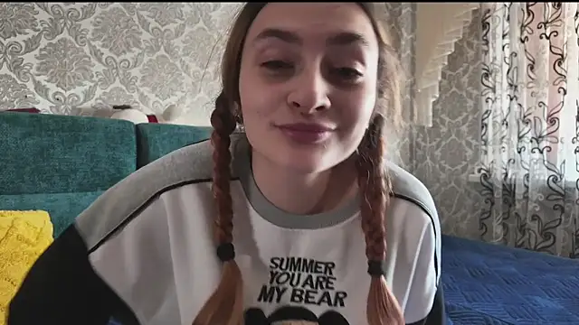 SweetLiaison online show from March 15, 11:27 am