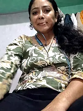 Snapshot of Piya_Bakshi chatting on June 8, 12:49 pm Piya Bakshi online show from June 8, 12:49 pm