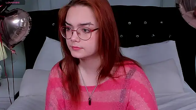 Lily  Evans online show from February 6, 3:33 am