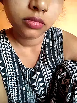 Snapshot of Sexy_Divya__ chatting on June 22, 1:18 am Sexy Divya online show from June 22, 1:18 am