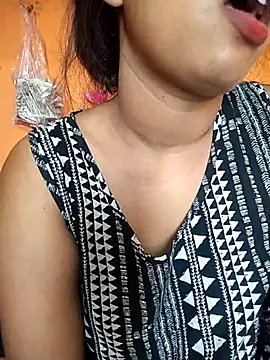 Snapshot of Sexy_Divya__ chatting on June 25, 1:27 am Sexy Divya online show from June 25, 1:27 am