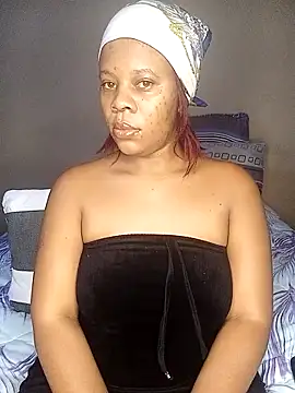 Snapshot of Emmylove-xr25 chatting on February 6, 6:40 am Emmylove-xr25 online show from February 6, 6:40 am