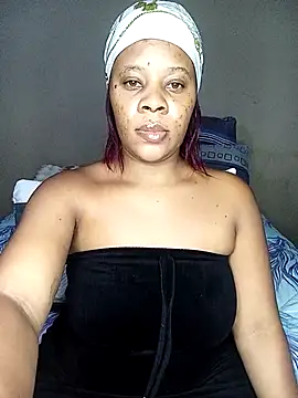 Snapshot of Emmylove-xr25 chatting on February 6, 8:23 pm Emmylove-xr25 online show from February 6, 8:23 pm