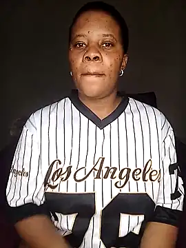 Snapshot of Emmylove-xr25 chatting on February 17, 6:25 pm Emmylove-xr25 online show from February 17, 6:25 pm