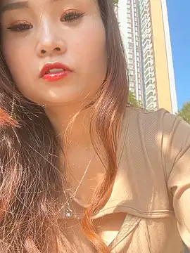 luna-sisi online show from November 27, 3:30 am