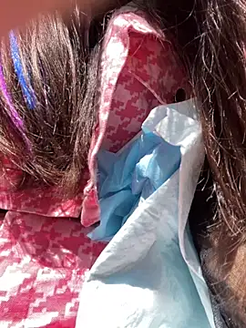 Snapshot of luna-sisi chatting on April 4, 5:27 am luna-sisi online show from April 4, 5:27 am