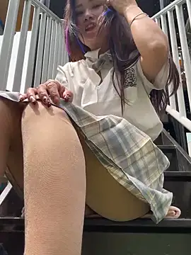 Snapshot of luna-sisi chatting on April 8, 4:45 am luna-sisi online show from April 8, 4:45 am