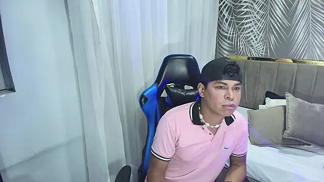 Snapshot of latingentx_vc chatting on November 8, 11:54 am latingentx vc online show from November 8, 11:54 am