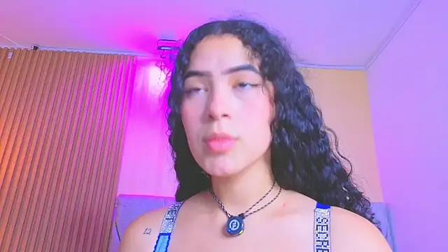 Snapshot of paulina__rose chatting on March 13, 7:53 pm paulina rose online show from March 13, 7:53 pm