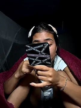 Snapshot of Lynly_k2 chatting on February 19, 11:28 am Lynly k2 online show from February 19, 11:28 am