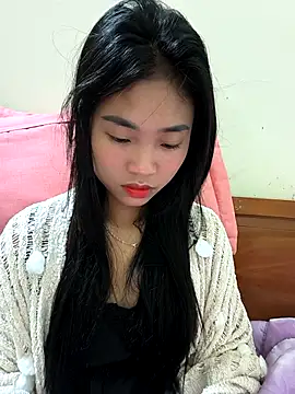 Lynly k2 online show from March 7, 1:30 pm