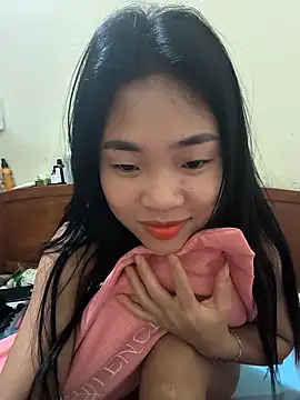 Lynly k2 online show from April 2, 1:47 am