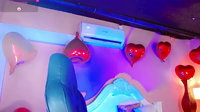 Snapshot of AnnaRouseQueen chatting on February 12, 8:04 pm AnnaRouseQueen online show from February 12, 8:04 pm