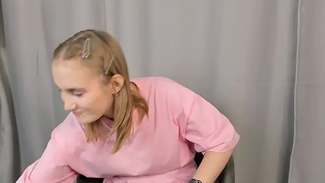 Snapshot of MicahZeigler chatting on November 8, 8:25 am MicahZeigler online show from November 8, 8:25 am