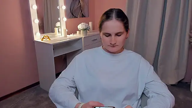 Snapshot of TorriBreckel chatting on November 9, 9:51 am TorriBreckel online show from November 9, 9:51 am