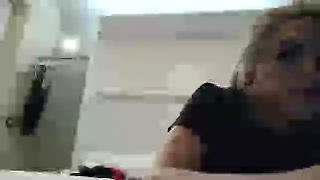 ESTRELLABERECHUCKY online show from April 4, 7:11 pm