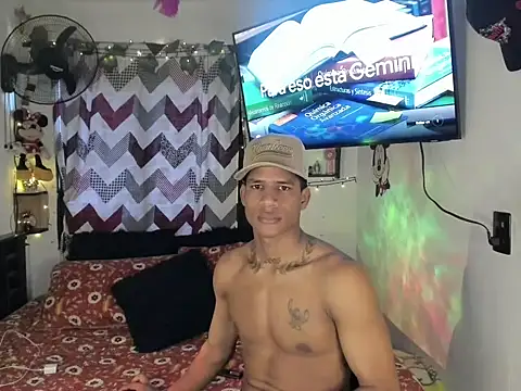 Snapshot of JUANBIGCOCK21CM chatting on June 3, 3:39 pm JUANBIGCOCK21CM online show from June 3, 3:39 pm