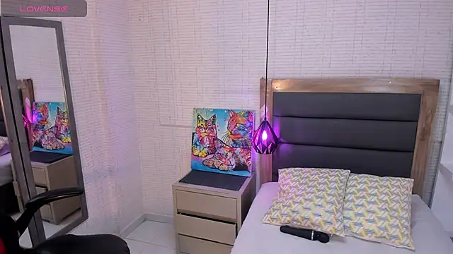 IRENNEBLAZER online show from February 19, 12:45 pm