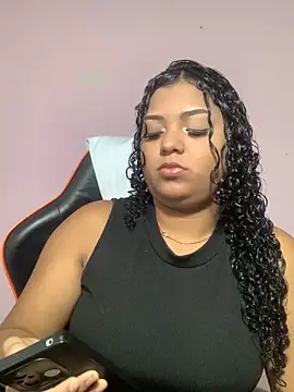 Snapshot of CurlyAliccia_ chatting on November 9, 11:47 pm CurlyAliccia online show from November 9, 11:47 pm