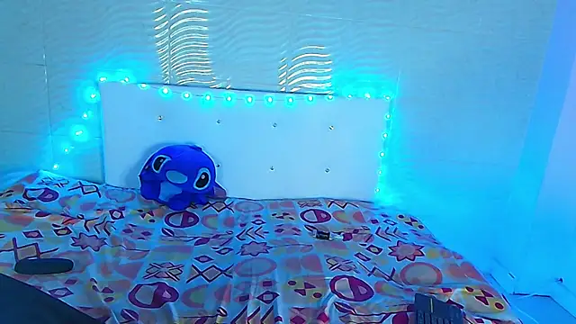 Snapshot of CurlyAliccia_ chatting on November 14, 11:46 pm CurlyAliccia online show from November 14, 11:46 pm