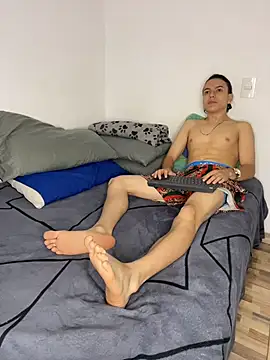 Snapshot of Master_massimo2_0 chatting on November 7, 11:27 pm Master massimo2 0 online show from November 7, 11:27 pm