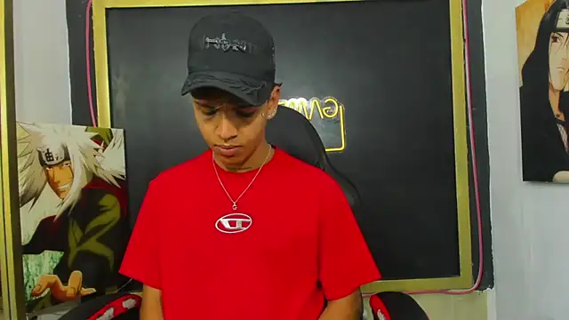 Snapshot of Timmy_Kiing_ chatting on November 30, 8:35 pm Timmy Kiing online show from November 30, 8:35 pm