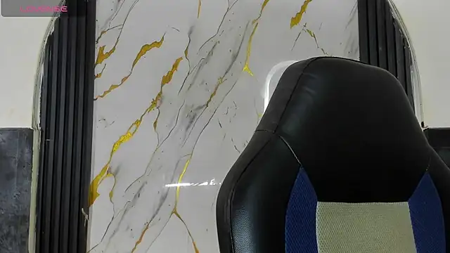 Snapshot of Timmy_Kiing_ chatting on January 8, 9:06 pm Timmy Kiing online show from January 8, 9:06 pm