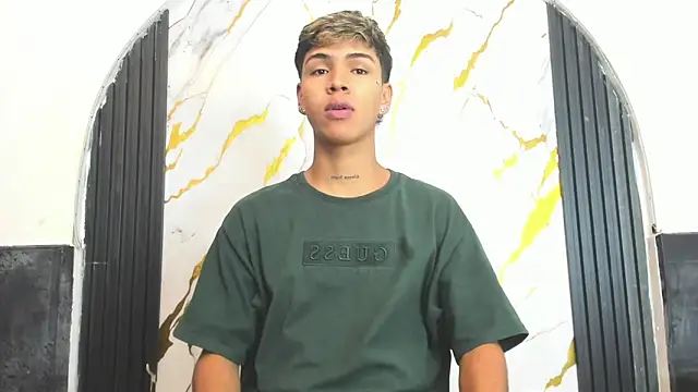 Snapshot of Timmy_Kiing_ chatting on January 10, 9:30 pm Timmy Kiing online show from January 10, 9:30 pm