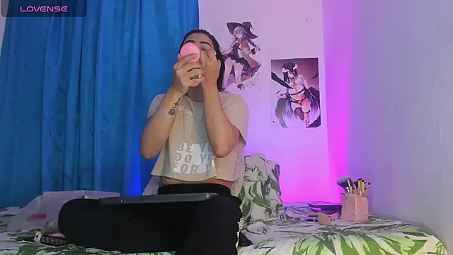 Snapshot of annahotdoll chatting on July 21, 11:07 pm annahotdoll online show from July 21, 11:07 pm