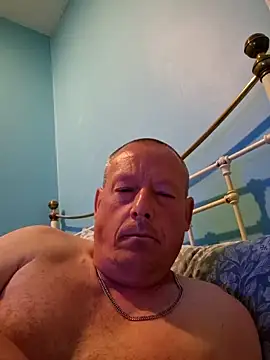 Snapshot of Tyson120 chatting on May 16, 12:29 am Tyson120 online show from May 16, 12:29 am