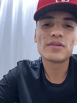 Snapshot of JrcerO2 chatting on June 2, 7:21 am JrcerO2 online show from June 2, 7:21 am