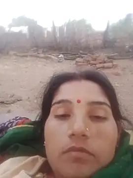 Snapshot of Seema_ji12 chatting on May 22, 11:54 pm Seema ji12 online show from May 22, 11:54 pm
