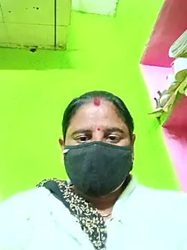 Snapshot of Quin_love143 chatting on November 10, 1:54 pm Quin love143 online show from November 10, 1:54 pm