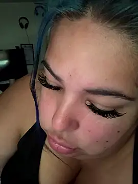 Snapshot of BiigMAMA_2025 chatting on May 7, 2:22 pm BiigMAMA 2025 online show from May 7, 2:22 pm