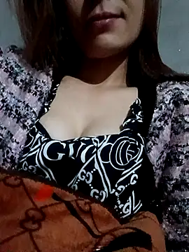 Lyla john online show from January 10, 1:29 am