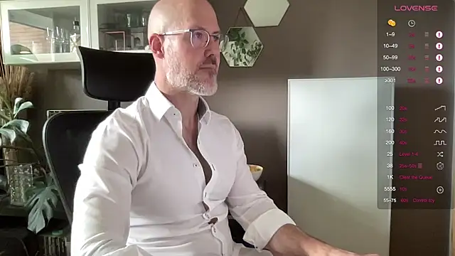 Snapshot of the_new_fit_rubinho chatting on March 26, 9:37 am the new fit rubinho online show from March 26, 9:37 am