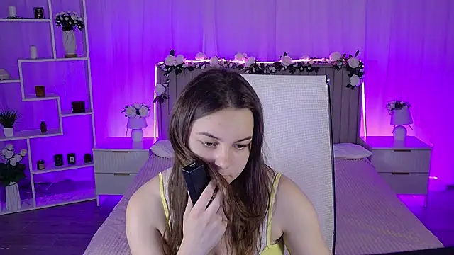 FrancescaCavaliere online show from July 27, 12:45 pm