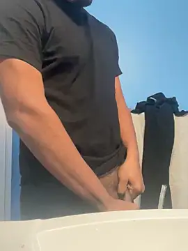 Snapshot of arnoldtrenp chatting on November 8, 9:24 pm arnoldtrenp online show from November 8, 9:24 pm