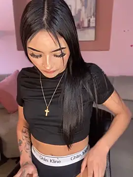 Snapshot of CleoNoir_Pink chatting on November 10, 6:51 pm CleoNoir Pink online show from November 10, 6:51 pm