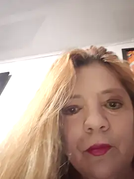 Snapshot of karlaanqui1 chatting on May 8, 10:53 am karlaanqui1 online show from May 8, 10:53 am