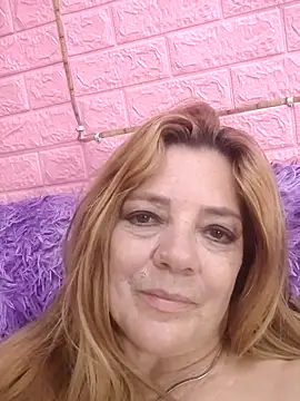 Snapshot of karlaanqui1 chatting on May 11, 2:45 pm karlaanqui1 online show from May 11, 2:45 pm
