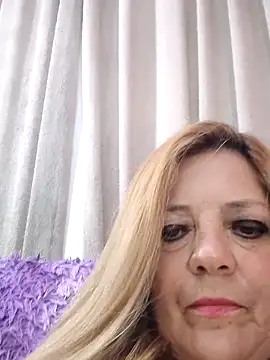 Snapshot of karlaanqui1 chatting on May 15, 11:06 am karlaanqui1 online show from May 15, 11:06 am